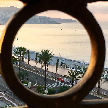 Le Petit Bourgeois De * Nizza