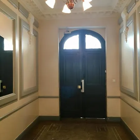 Le Petit Bourgeois De