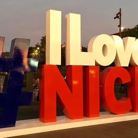 Le Petit Bourgeois De * Nice