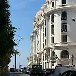 Le Petit Bourgeois De Nizza