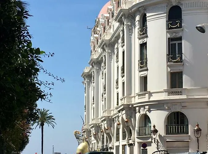 Le Petit Bourgeois De Nice