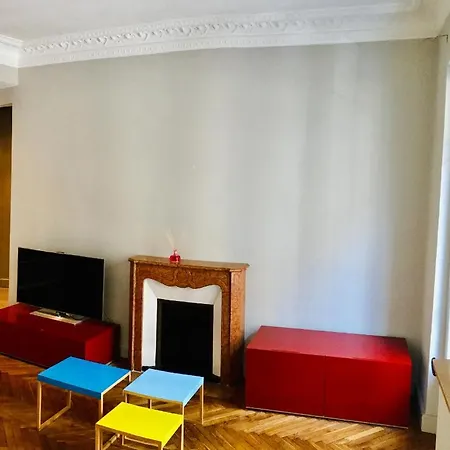 Le Petit Bourgeois De Νίκαια