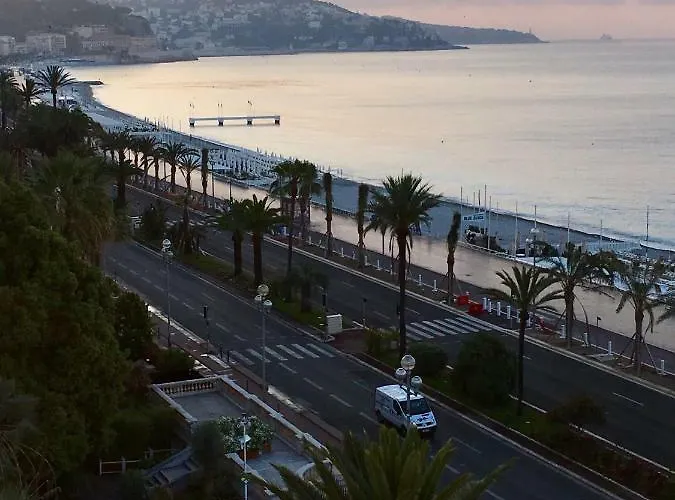 Le Petit Bourgeois De Nice