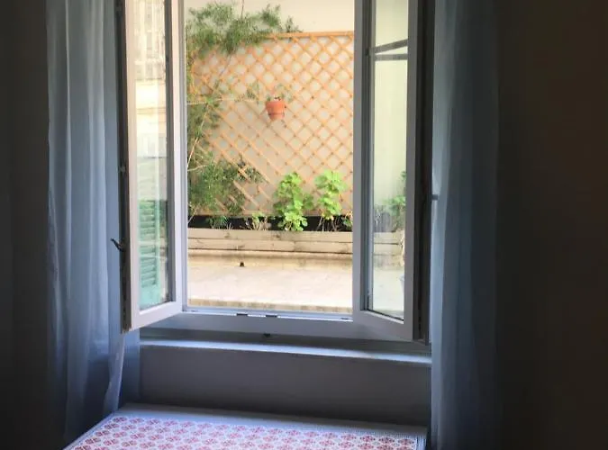 Le Petit Bourgeois De * Nice