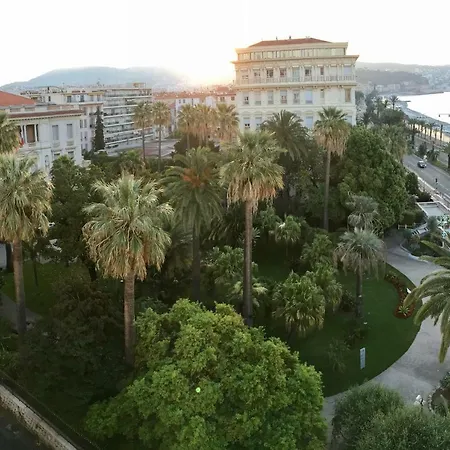 Le Petit Bourgeois De Nice